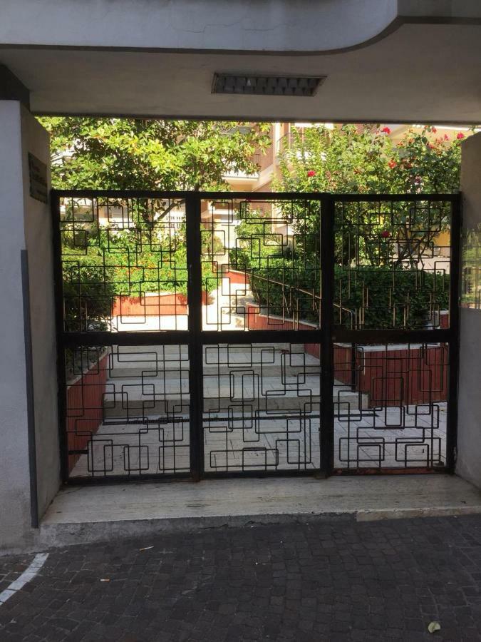 Fabio Room Cercola Bagian luar foto